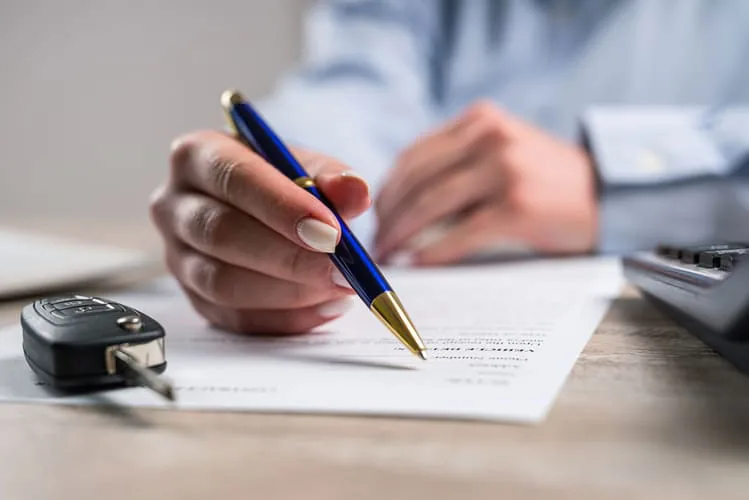 Dosar de înmatriculare auto pregătit pentru depunere la DRPCIV